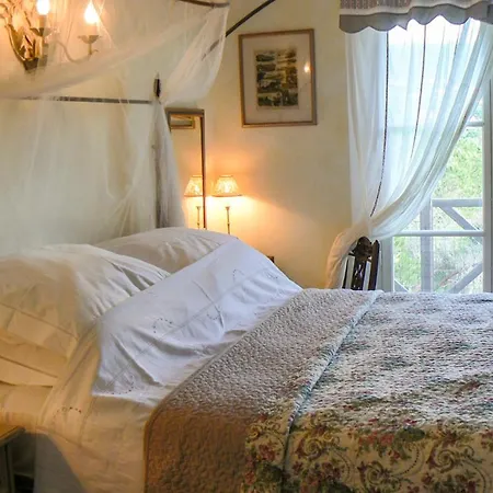 Saint-michel-lobservatoire Sleeps 8 Pool Wifi
