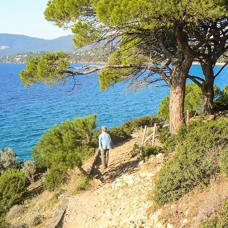 Вилла Saint-michel-lobservatoire Sleeps 8 Pool Wifi *