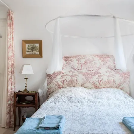Saint-michel-lobservatoire Sleeps 8 Pool Wifi *